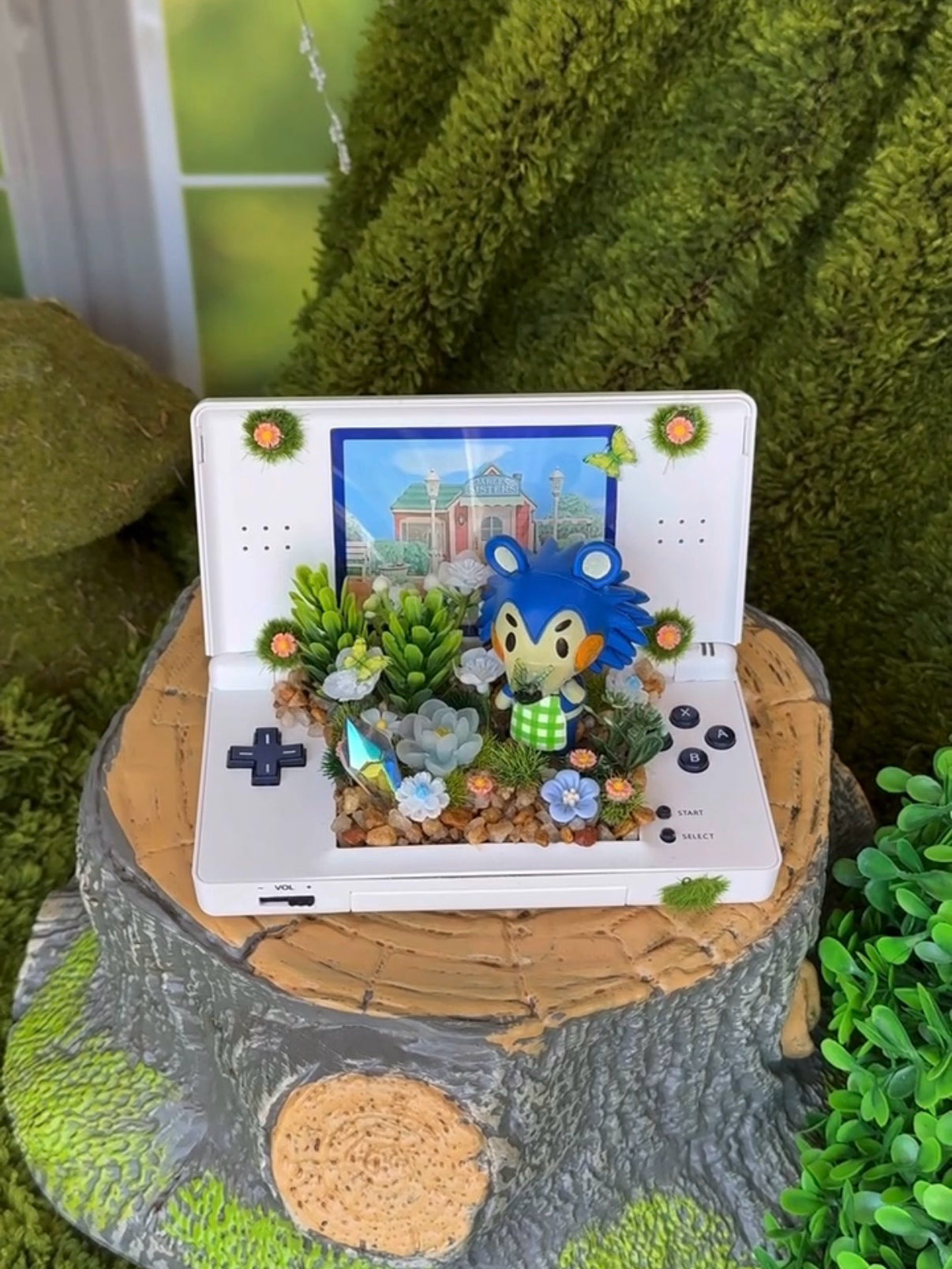 Mabel Villager DS Console Terrarium