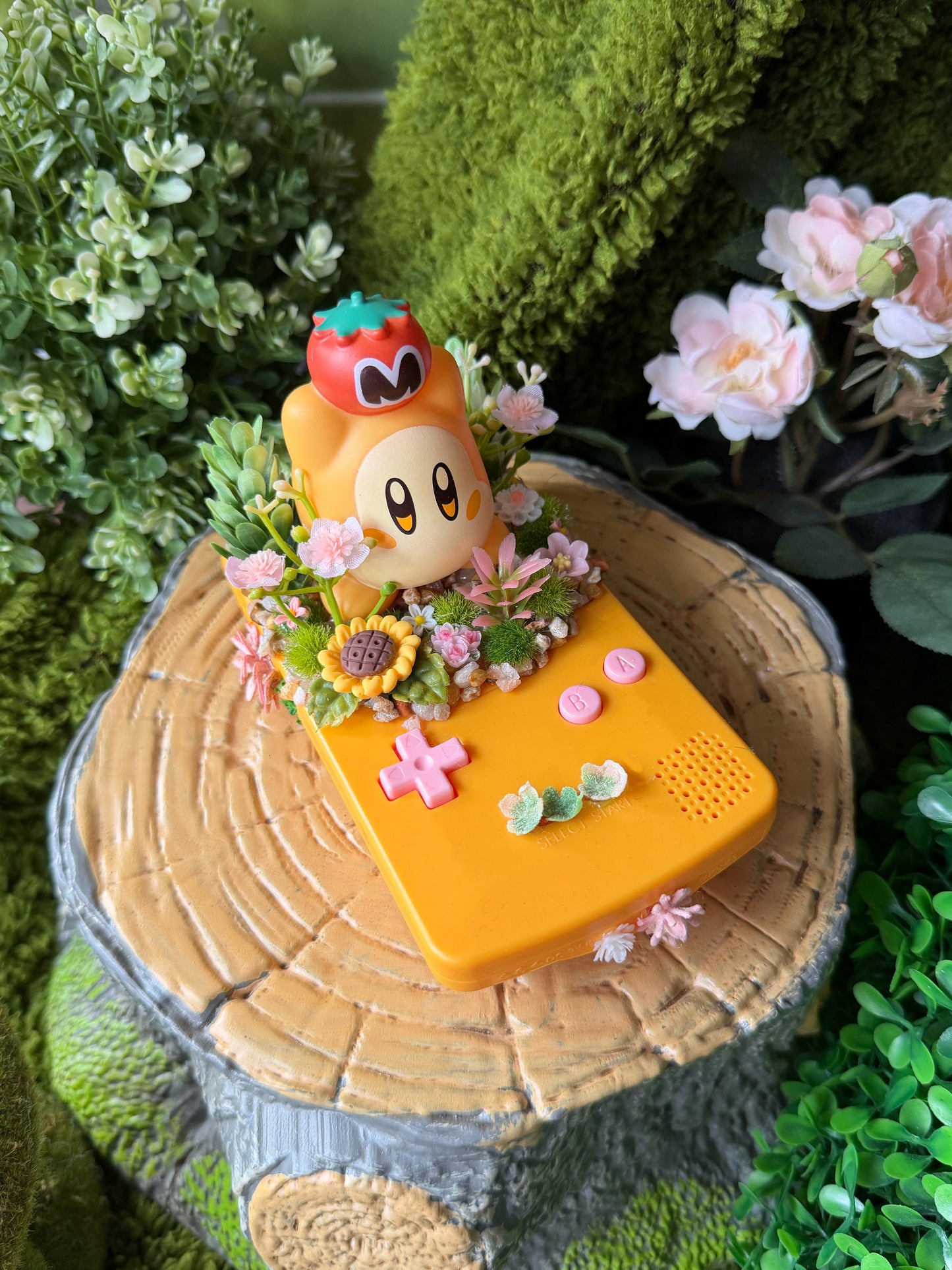 Waddling Dee GBC Console Terrarium