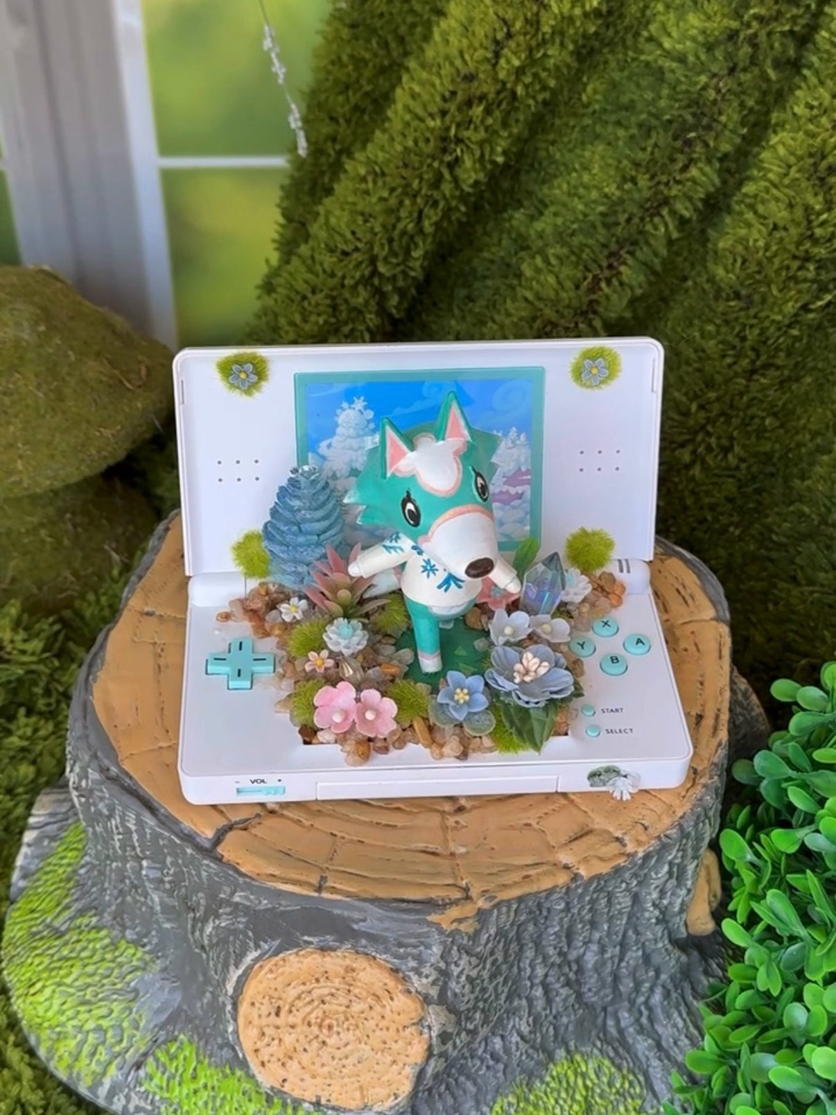 Skye Villager DS Console Terrarium